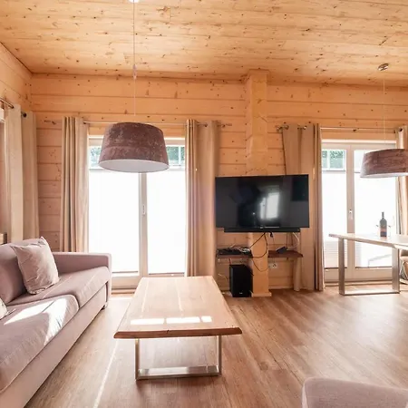 Bergwaldsuites 公寓 *